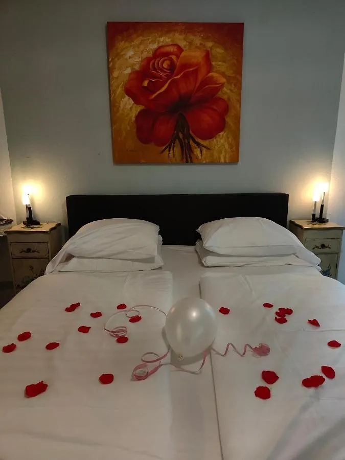**  Hotel B&B Lela Valkenburg aan de Geul Netherlands